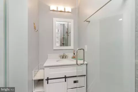 Bath - 217 E Cross St, Baltimore, MD 21230 photo 6 of 7