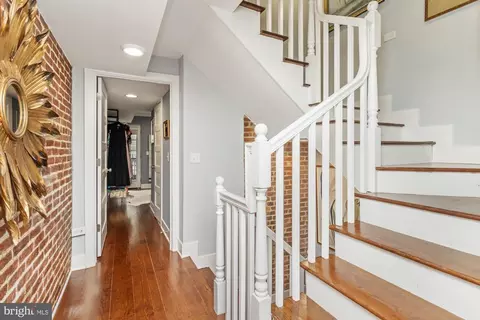 Entry Way - 217 E Cross St, Baltimore, MD 21230 photo 7 of 13