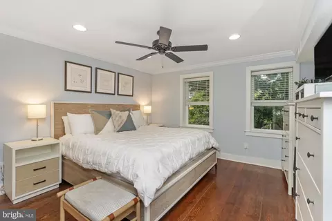 Bedroom - 217 E Cross St, Baltimore, MD 21230 photo 1 of 7