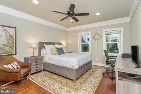 Bedroom - 217 E Cross St, Baltimore, MD 21230 photo 5 of 7