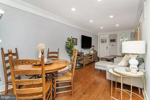 Dining - 217 E Cross St, Baltimore, MD 21230 photo 2 of 2
