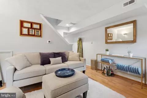 623 Jasper St, Baltimore, MD 21201 photo 6
