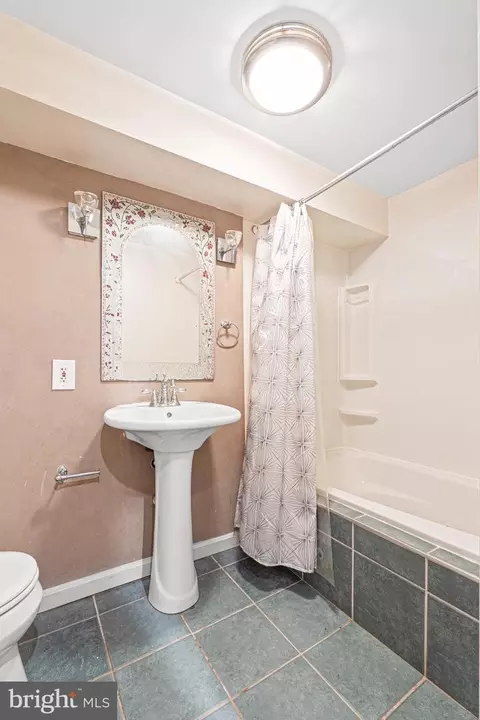Bath - 4106 Falls Rd, Baltimore, MD 21211 photo 4 of 4