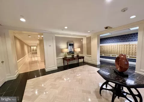 Entry Way - 10 E Lee St #2405, Baltimore, MD 21202 photo 3 of 4