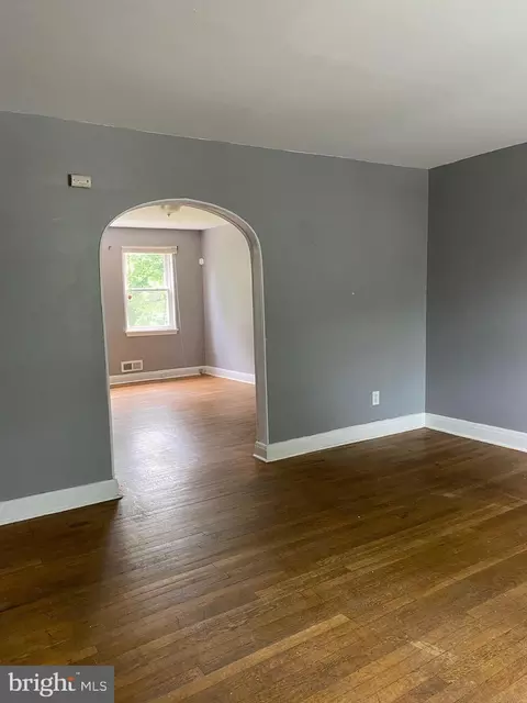 Entry Way - 5757 Edgepark Rd, Baltimore, MD 21239 photo 3 of 9