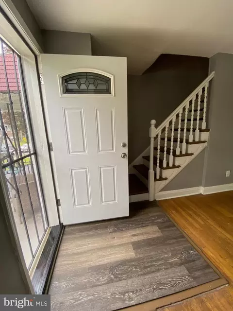 Entry Way - 5757 Edgepark Rd, Baltimore, MD 21239 photo 4 of 9