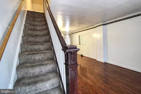 Entry Way - 2828 Pelham Ave, Baltimore, MD 21213 photo 1 of 6