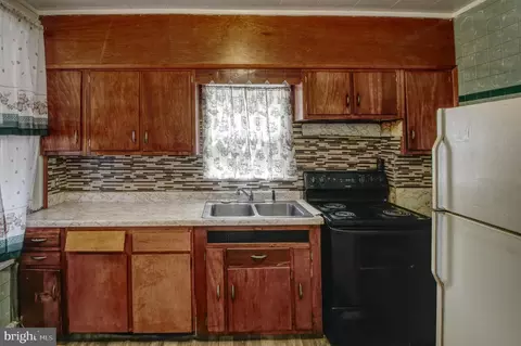 Kitchen - 2828 Pelham Ave, Baltimore, MD 21213 photo 1 of 1