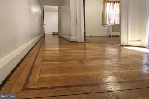 Entry Way - 2828 Pelham Ave, Baltimore, MD 21213 photo 4 of 6