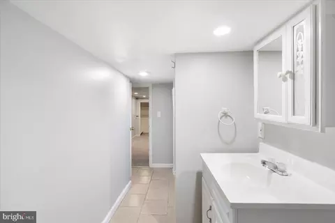 57 E Heath St, Baltimore, MD 21230 photo 38
