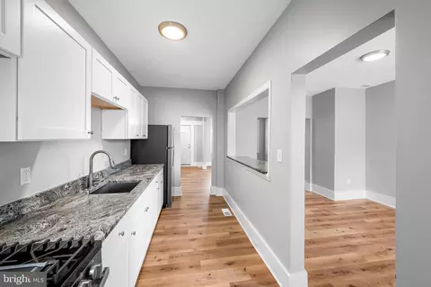 Entry Way - 3003 Kentucky Ave, Baltimore, MD 21213 photo 4 of 5