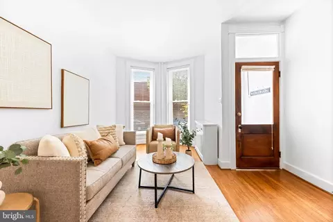 Entry Way - 3353 Beech Ave, Baltimore, MD 21211 photo 3 of 5
