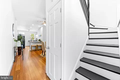 Entry Way - 3353 Beech Ave, Baltimore, MD 21211 photo 2 of 5