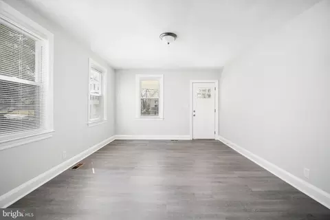 Living - 3312 Southern Ave, Baltimore, MD 21214 photo 1 of 3