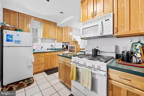 Kitchen - 2707 Kildaire Dr, Baltimore, MD 21234 photo 2 of 2
