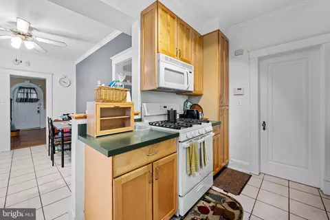 Entry Way - 2707 Kildaire Dr, Baltimore, MD 21234 photo 1 of 2