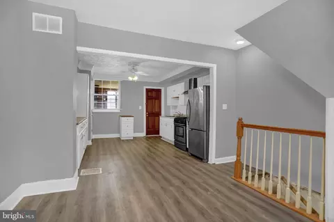 Entry Way - 503 W 27th St, Baltimore, MD 21211 photo 11 of 12