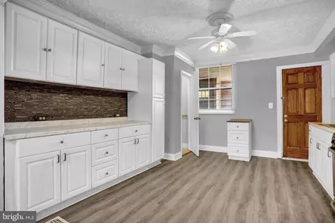 Entry Way - 503 W 27th St, Baltimore, MD 21211 photo 2 of 12