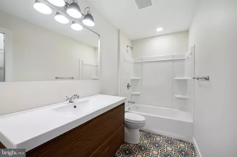 439 E 22nd St, Baltimore, MD 21218 photo 25