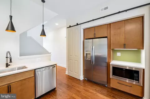 439 E 22nd St, Baltimore, MD 21218 photo 12