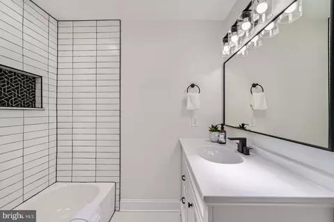 Bath - 5106 Pembridge Ave, Baltimore, MD 21215 photo 3 of 3