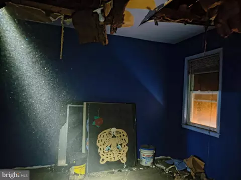 Entry Way - 635 S Pulaski St, Baltimore, MD 21223 photo 6 of 7