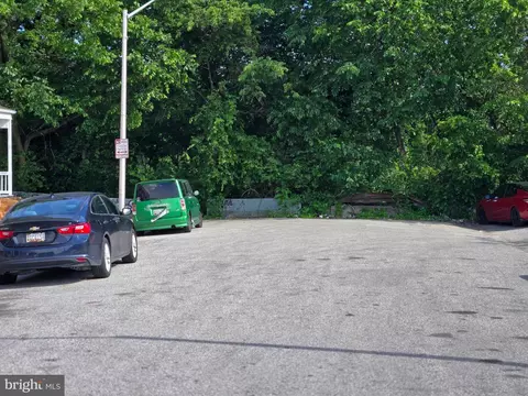Exterior - 635 S Pulaski St, Baltimore, MD 21223 photo 2 of 3