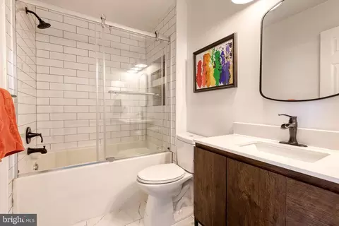 Bath - 3111 Tilden Dr, Baltimore, MD 21211 photo 2 of 4