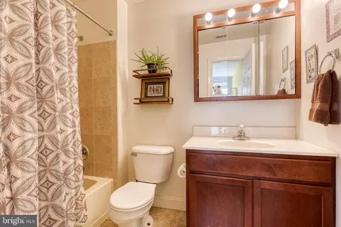 Bath - 3111 Tilden Dr, Baltimore, MD 21211 photo 3 of 4