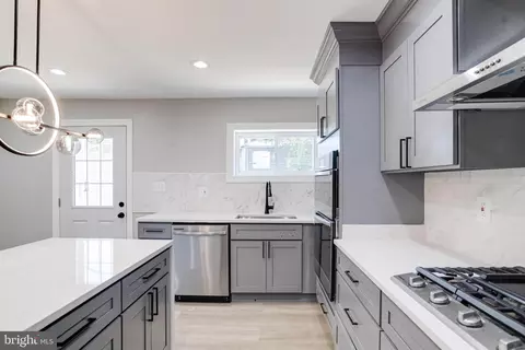 Kitchen - 5002 Chalgrove Ave, Baltimore, MD 21215 photo 6 of 7
