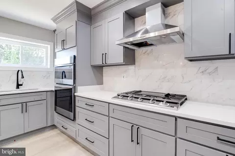 Kitchen - 5002 Chalgrove Ave, Baltimore, MD 21215 photo 7 of 7
