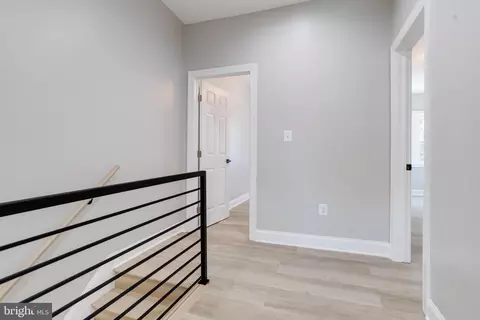 Entry Way - 5002 Chalgrove Ave, Baltimore, MD 21215 photo 5 of 10