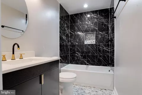 Bath - 5002 Chalgrove Ave, Baltimore, MD 21215 photo 1 of 6