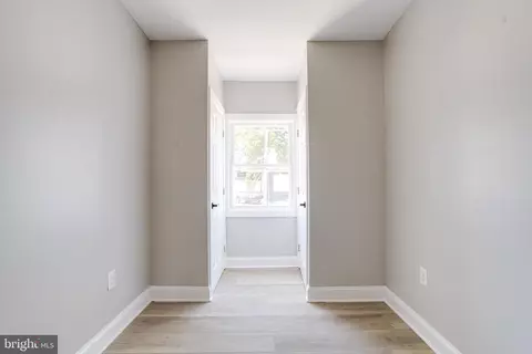 Entry Way - 5002 Chalgrove Ave, Baltimore, MD 21215 photo 9 of 10