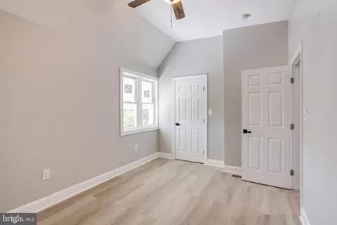 Entry Way - 5002 Chalgrove Ave, Baltimore, MD 21215 photo 8 of 10