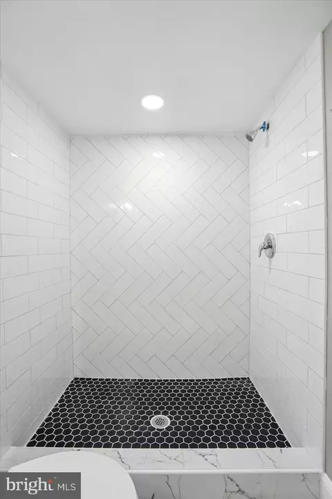 Bath - 706 E 33rd St, Baltimore, MD 21218 photo 2 of 6