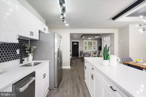 1020 Wicklow Rd, Baltimore, MD 21229 photo 13