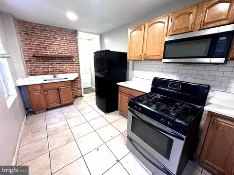 233 S Gilmor St, Baltimore, MD 21223 photo 2