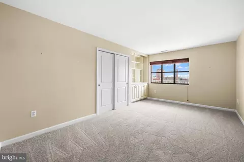 Bedroom - 2702 Lighthouse Pt E #638, Baltimore, MD 21224 photo 2 of 2