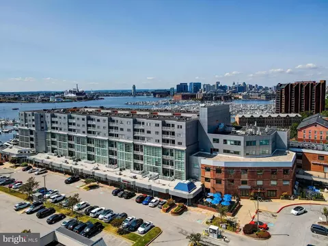 Exterior - 2702 Lighthouse Pt E #638, Baltimore, MD 21224 photo 10 of 11