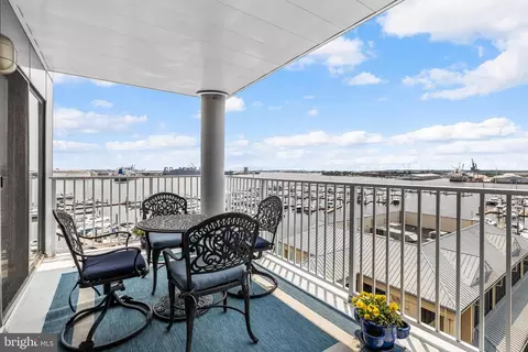 Exterior - 2702 Lighthouse Pt E #638, Baltimore, MD 21224 photo 1 of 11