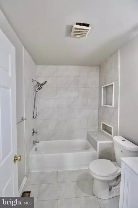Bath - 434 E 28th St, Baltimore, MD 21218 photo 3 of 5