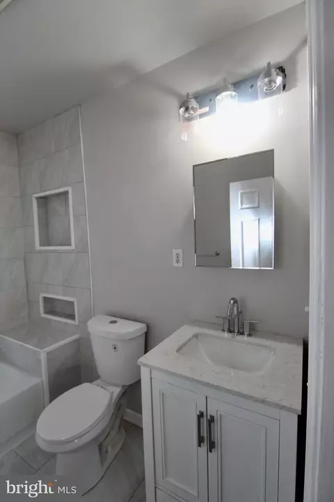 Bath - 434 E 28th St, Baltimore, MD 21218 photo 2 of 5