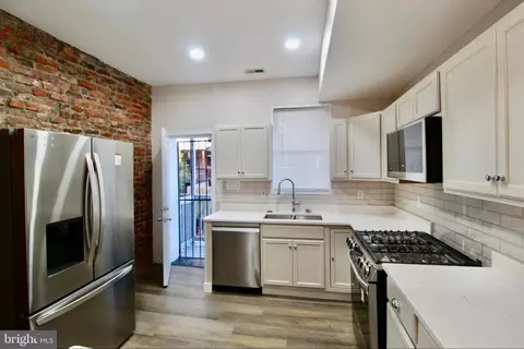Entry Way - 434 E 28th St, Baltimore, MD 21218 photo 7 of 12