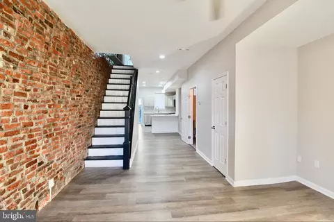 Entry Way - 434 E 28th St, Baltimore, MD 21218 photo 2 of 12