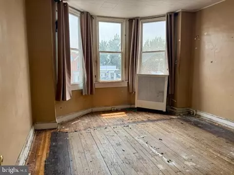 Living - 5016 Belair Rd, Baltimore, MD 21206 photo 2 of 2