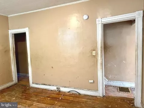Entry Way - 5016 Belair Rd, Baltimore, MD 21206 photo 1 of 8