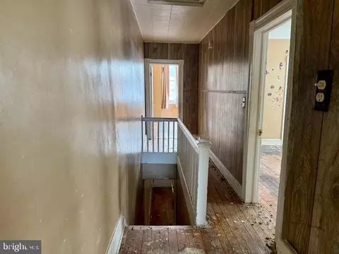 Entry Way - 5016 Belair Rd, Baltimore, MD 21206 photo 6 of 8