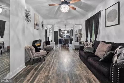 Entry Way - 3603 2nd St, Baltimore, MD 21225 photo 1 of 4