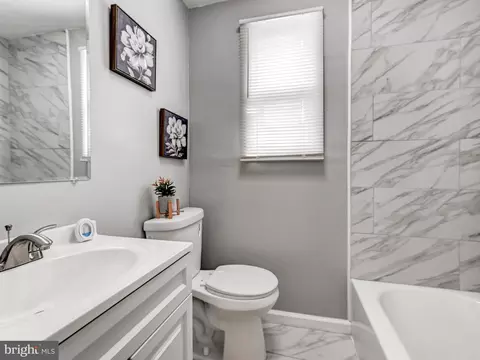Bath - 3812 Midheights Rd, Baltimore, MD 21215 photo 2 of 2